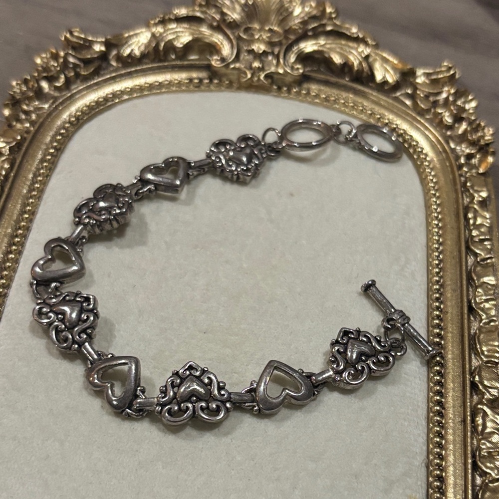 Cookie Lee Elegant Silver tone Heart Link  Bracelet 6.5-  7.5" Toggle Closure